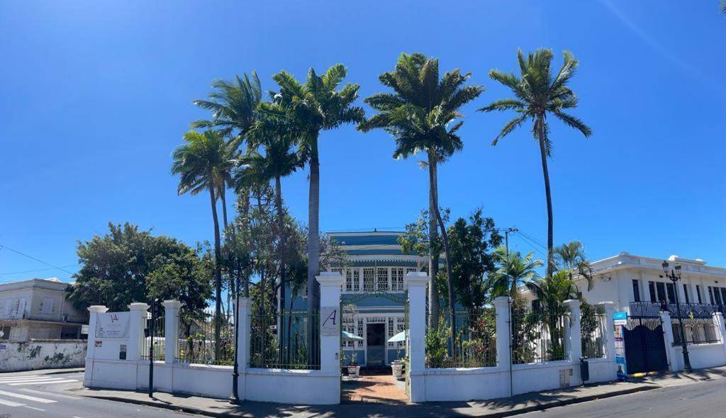 Villa Angelique - Hotel Classe Monument Historique Σαιν-Ντενί Εξωτερικό φωτογραφία