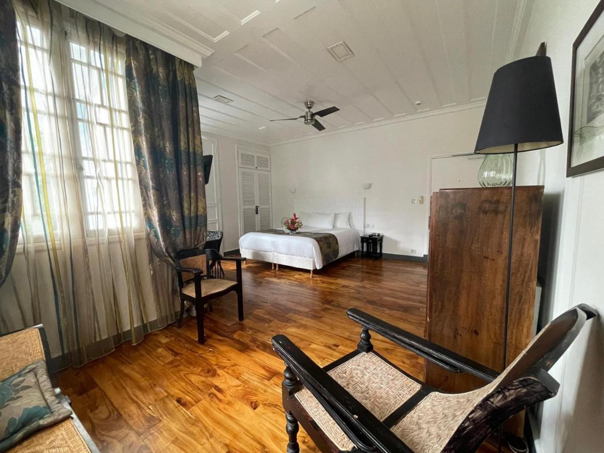 Villa Angelique - Hotel Classe Monument Historique Σαιν-Ντενί Εξωτερικό φωτογραφία
