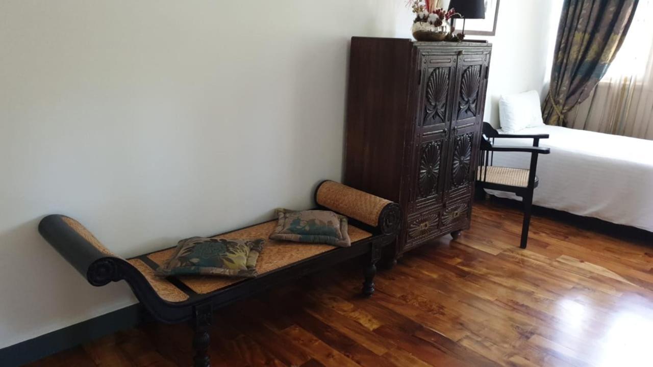 Villa Angelique - Hotel Classe Monument Historique Σαιν-Ντενί Εξωτερικό φωτογραφία